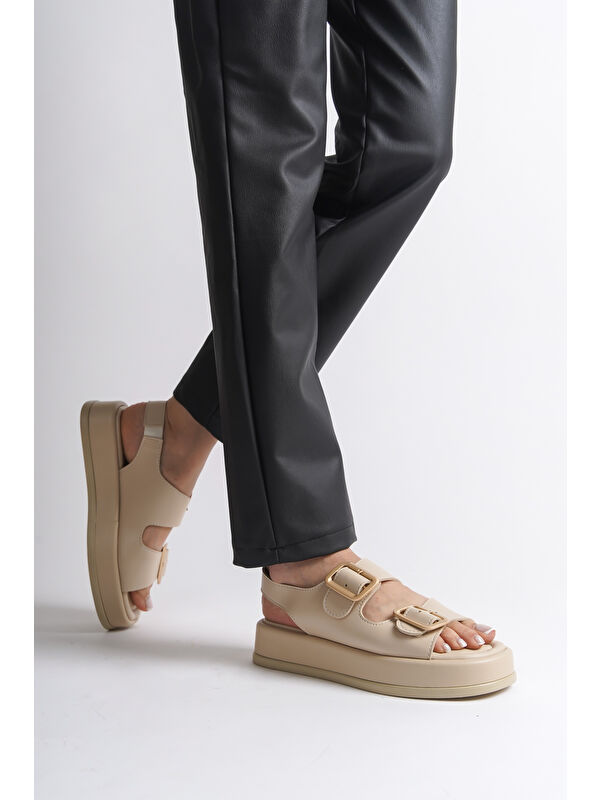 Dolgu Topuklu Çift Bantlı Tokalı Kadın Sandalet - Görsel 6