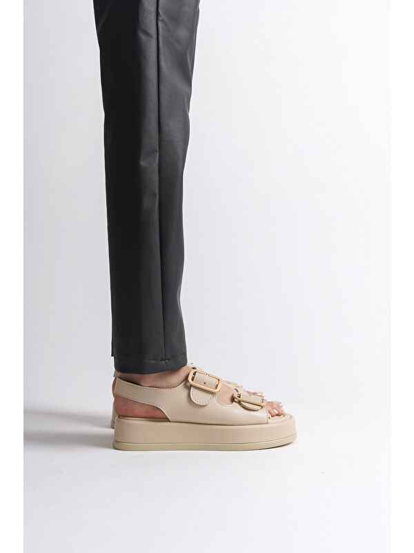 Dolgu Topuklu Çift Bantlı Tokalı Kadın Sandalet - Görsel 7