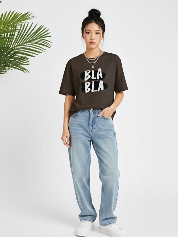 Trendseninle Kadın Kahve Bla Bla Baskılı Oversize Tişört