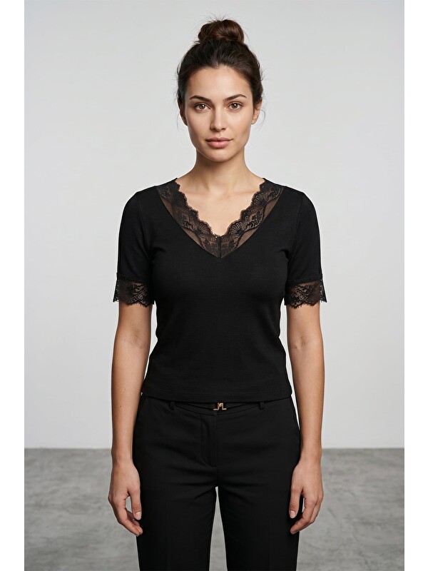 Fullamoda Kol Ve Yaka Dantelli Slim Fit Transparan Bluz