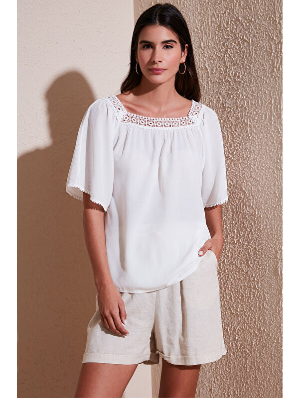 Lela Güpürlü Regular Fit Kare Yaka Kadın Bluz 5869003