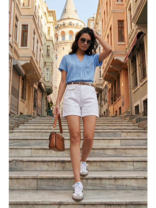 Lela Kemer Detaylı Relaxed Fit Yüksek Bel Pamuklu Kadın Şort 668YP5448