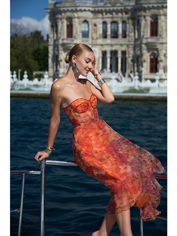 CARMEN Orange Empirme Desenli Straplez Midi Abiye Elbise