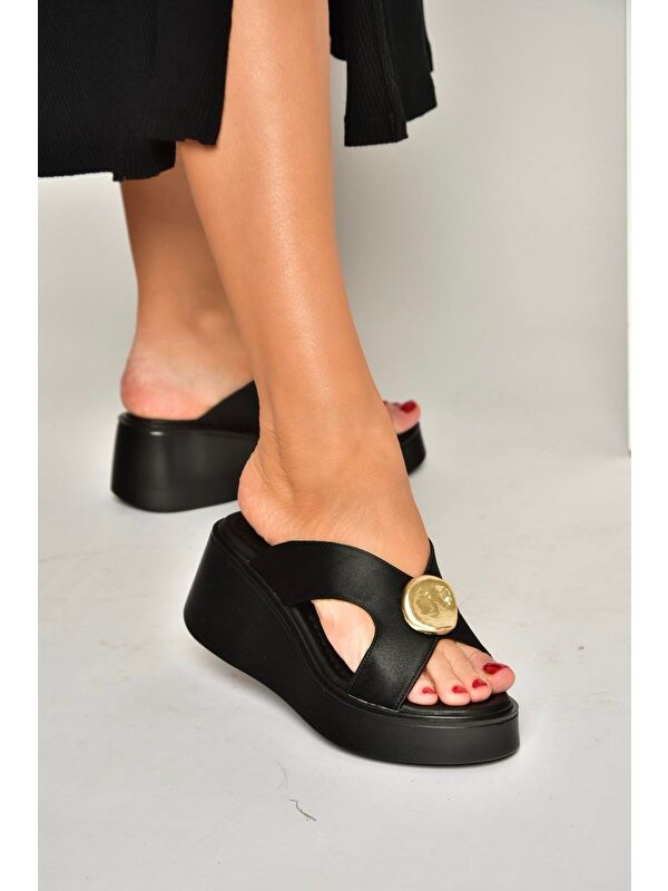 Fox Shoes Siyah Kadın Terlik Y973965404