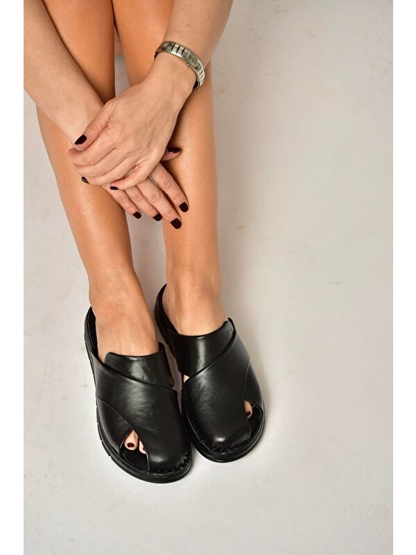 Fox Shoes Siyah Kadın Terlik Y555530103