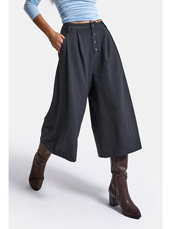 It's Basic Kadın Antrasit Çizgili w6-45 Baggy Bermuda Şort Pantolon