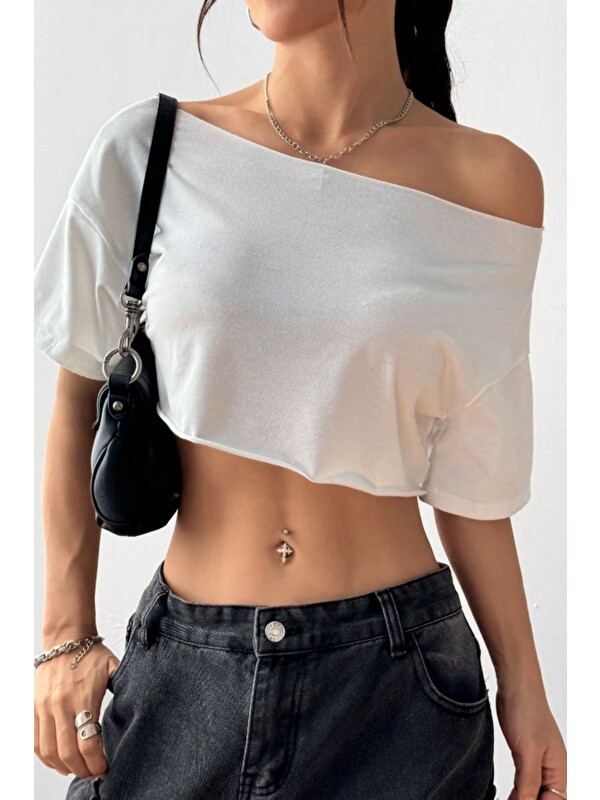Tarz Cool Kadın Beyaz Kayık Yaka Oversize Crop T-Shirt