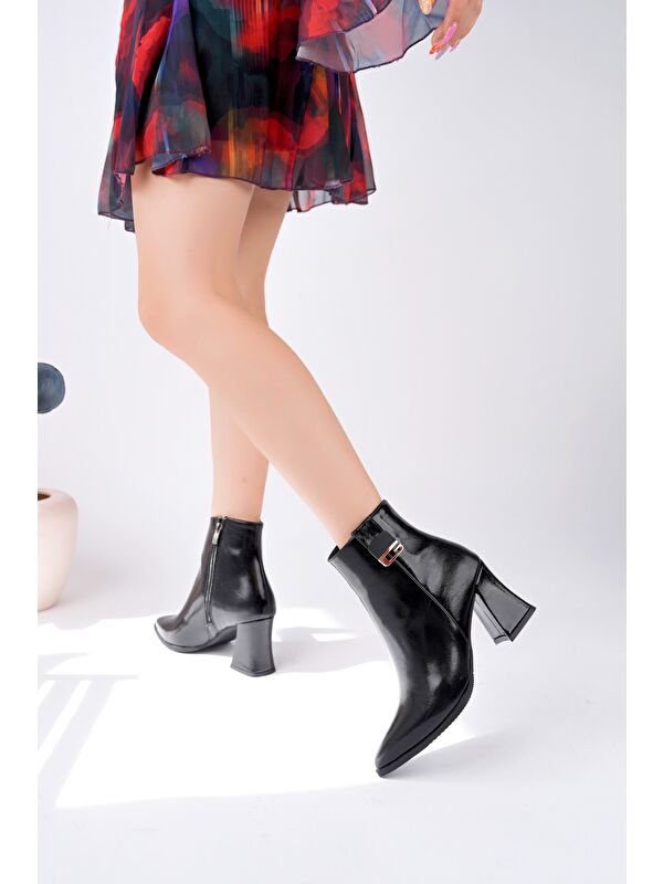 LUXERA Sivri Burun Toka Detaylı Fermuarlı Kalın Topuklu Kadın Bot - Görsel 7