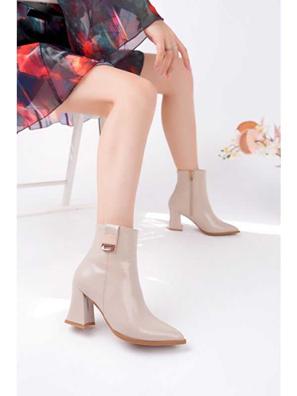 LUXERA Sivri Burun Toka Detaylı Fermuarlı Kalın Topuklu Kadın Bot - Görsel 6