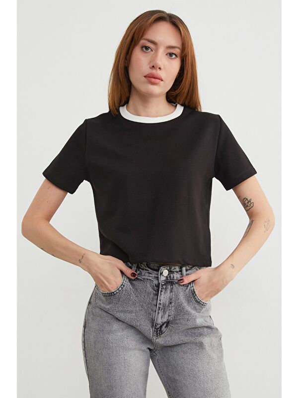 Fullamoda Basic Ribana Yaka Mevsimlik Crop Tişört