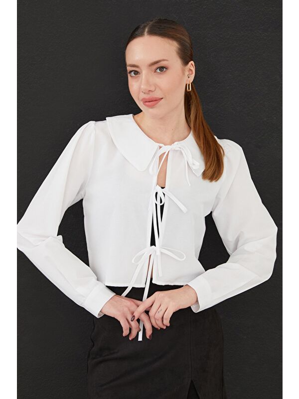 Fullamoda Bebe Yaka Önden Bağlamalı Crop Bluz