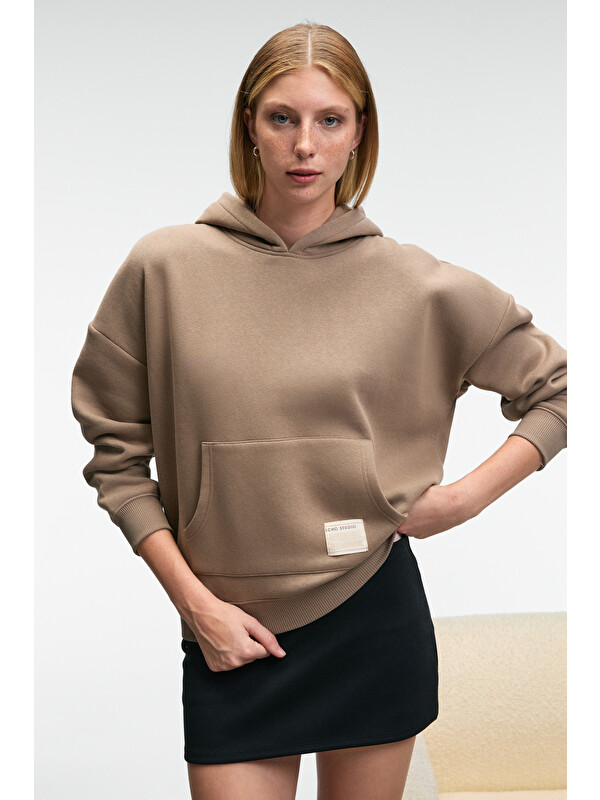 GRIMELANGE CLARIE Kadın Organik Pamuklu Oversize Kanguru Cepli Kapüşonlu VİZON Sweatshirt