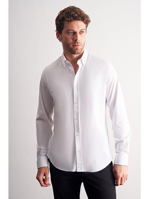İMZA Beyaz Düğmeli Yaka Örme Uzun Kol Performans Ürün Slim Fit Esnek Gömlek 1004255270