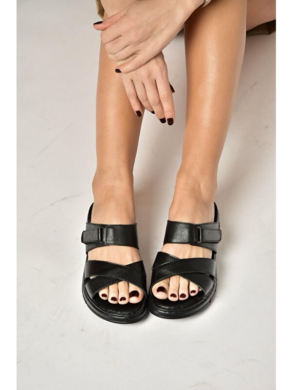 Fox Shoes Siyah Fox Shoes Terlik Kadın Y555532503