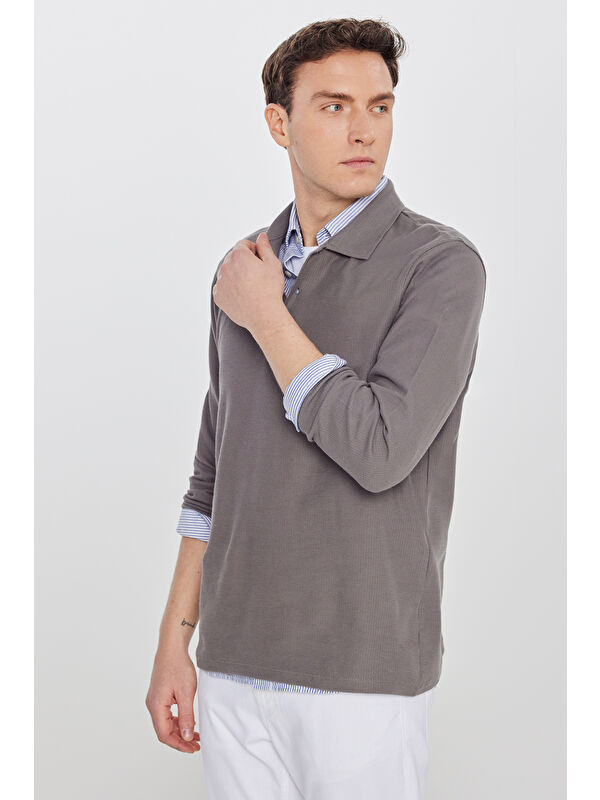 AC&Co / Altınyıldız Classics Erkek Vizon %100 Pamuk Slim Fit Dar Kesim Polo Yaka Jakarlı Triko Tişört