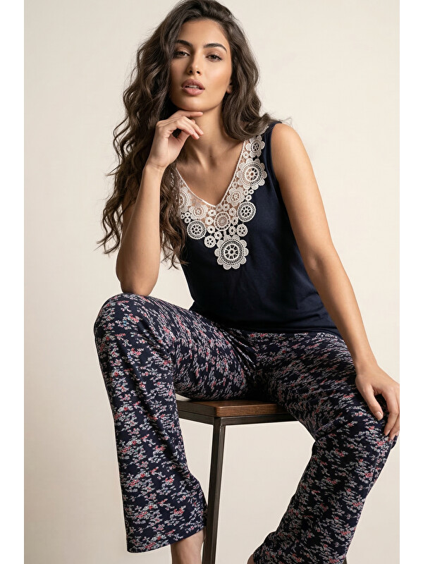 Siyah İnci lacivert desenli dantel Detaylı Viskon Örme Pijama Takım26120773