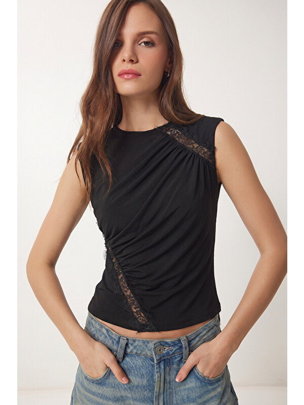 Happiness İstanbul Dantel Detaylı Büzgülü Sandy Örme Bluz SİYAH LZH0026