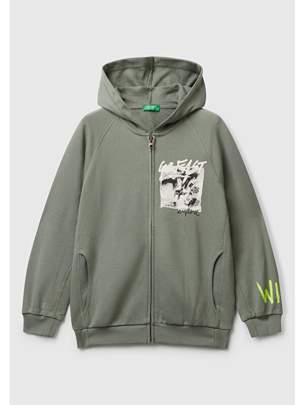 United Colors Of Benetton Erkek Çocuk Haki Önü ve Arkası Baskılı Fermuarlı Yan Cepli Sweatshirt