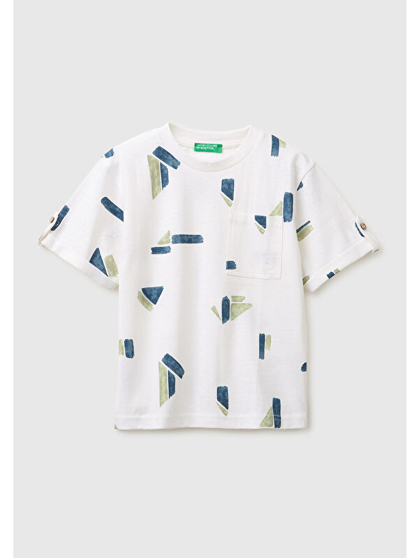 United Colors Of Benetton Erkek Çocuk Beyaz Logo İşlemeli Düğmeli Cep Detaylı Tamamı Desenli T-Shirt