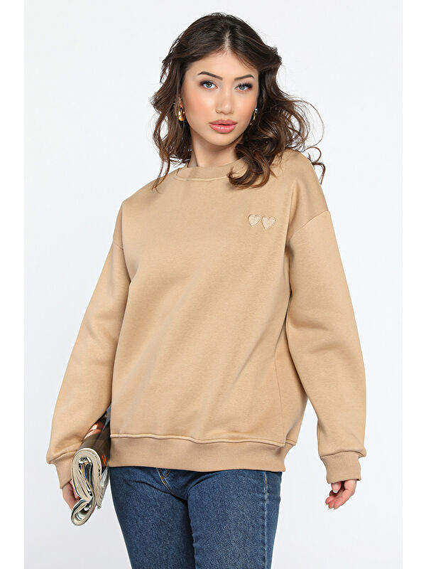 Gülseli Kalp Nakışlı Üç İplik Şardonlu Kadın Sweatshirt