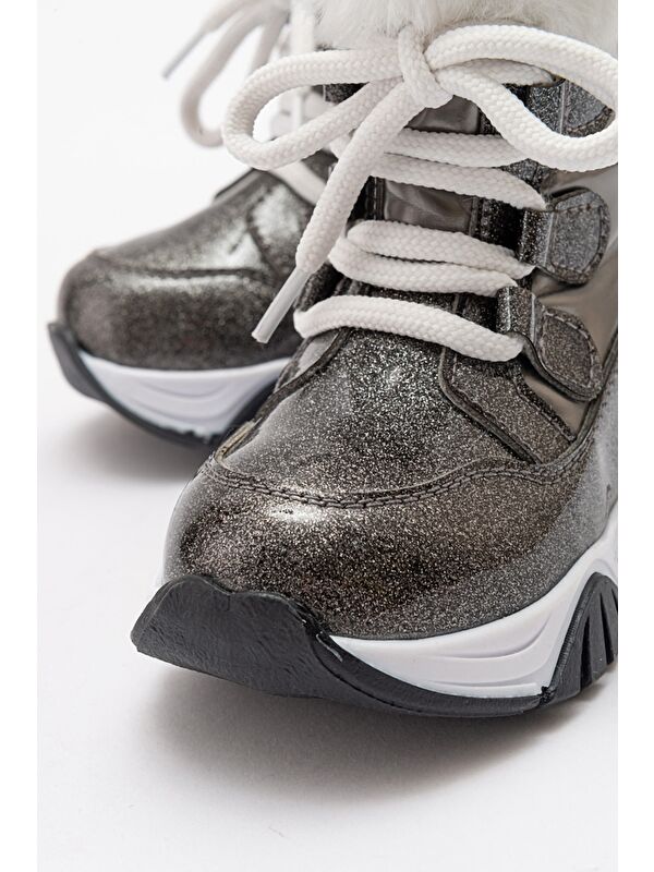 Kız Çocuk Platin Simli Rugan Deri Suya Dayanıklı Kürklü Günlük Bot - Görsel 3