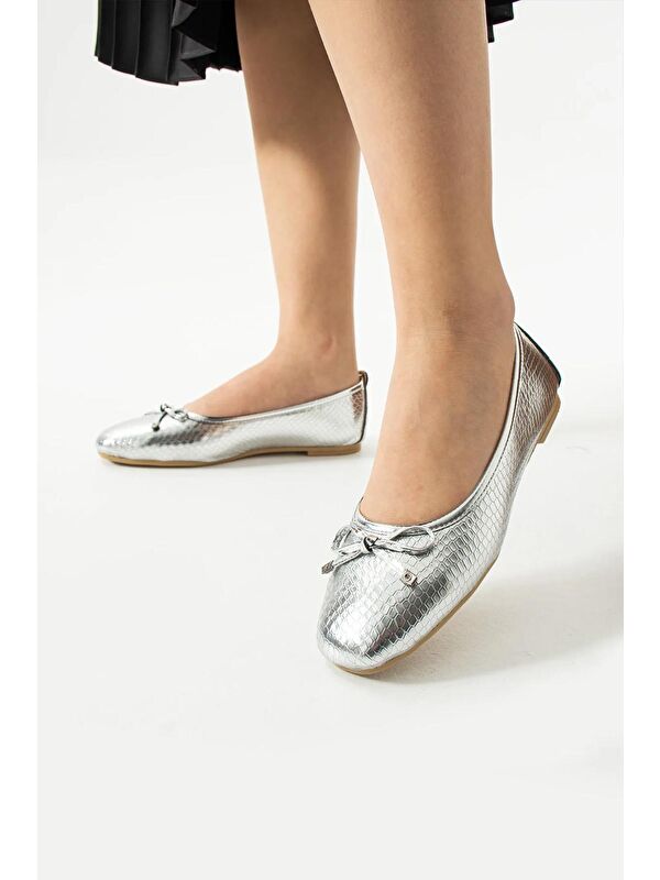 Xena Fiyonklu Parlak Rugan Kadın Babet Ofis Ayakkabısı Ev Babeti - Görsel 2