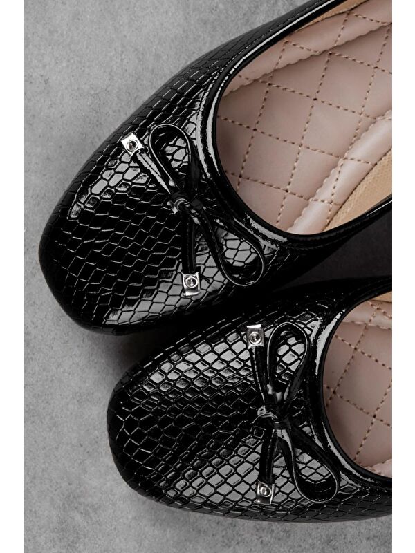 Xena Fiyonklu Parlak Rugan Kadın Babet Ofis Ayakkabısı Ev Babeti - Görsel 5