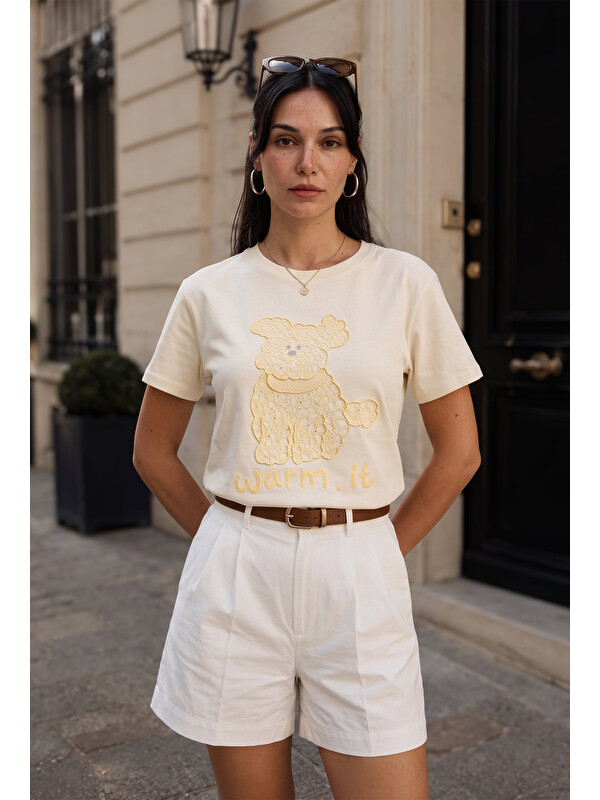 It's Basic Kadın Bej Bol Kesim Köpüş Nakış Tasarım T-Shirt