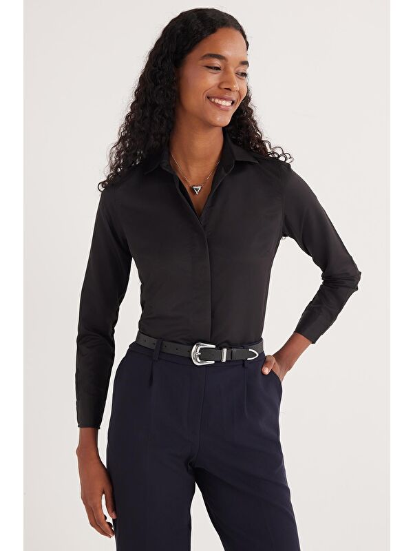 TUDORS Kadın Slim Fit Dar Kesim Vucüda Oturan Uzun Kollu Gizli Düğme Detaylı Siyah Basic Gömlek