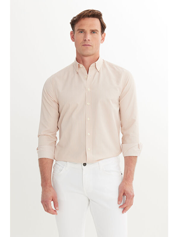 AC&Co / Altınyıldız Classics Erkek Bej Pamuklu Slim Fit Dar Kesim Düğmeli Yaka Çizgili Gömlek