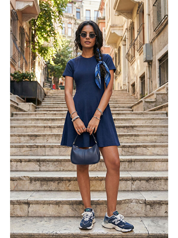 Lela Regular Fit Bisiklet Yaka Pileli Kadın Mini Elbise 5866342