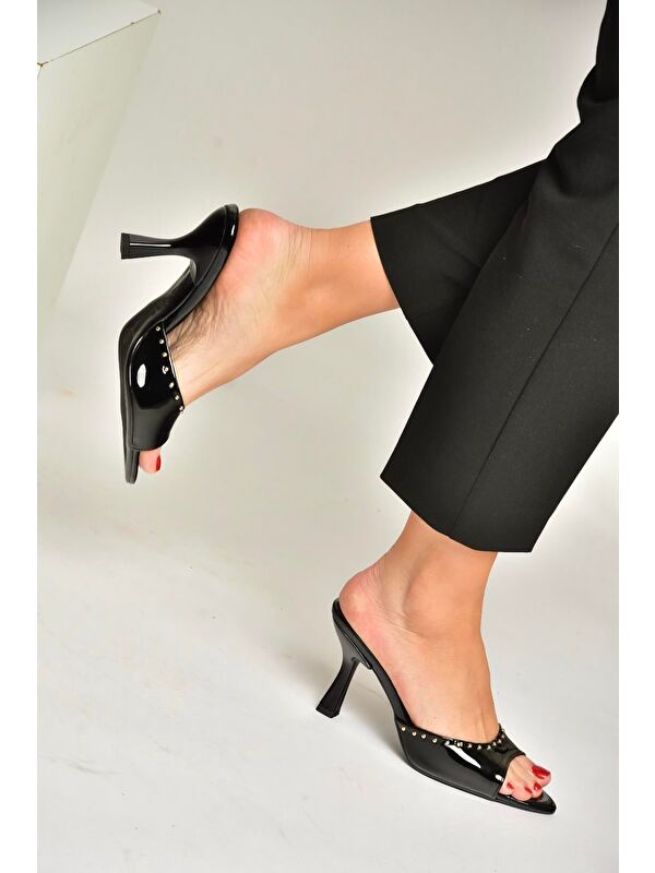 Fox Shoes Siyah Kadın Terlik Y518191208