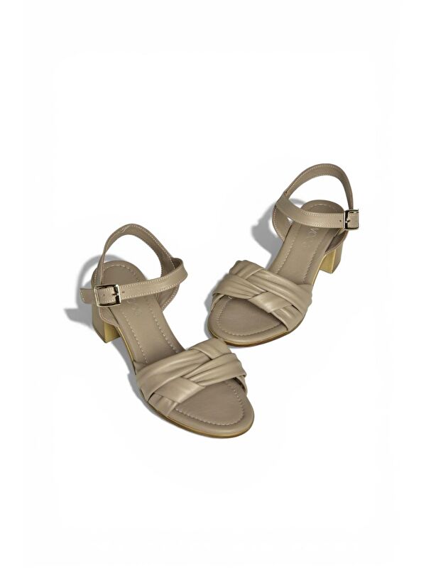 Fox Shoes Bej Fox Shoes Sandalet Kadın P555456303