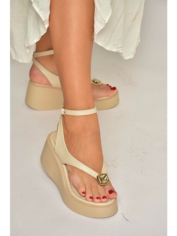 Fox Shoes Bej Fox Shoes Sandalet Kadın Y973465909