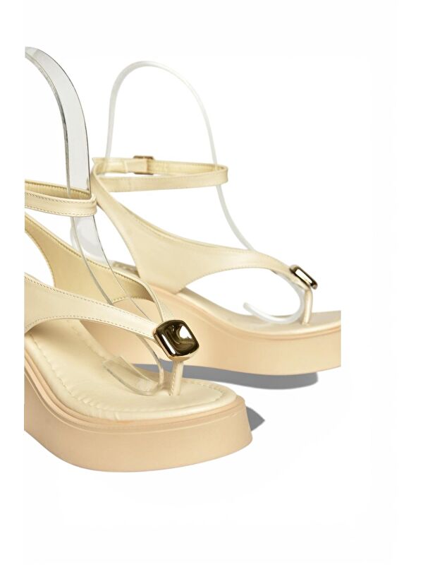 Fox Shoes Bej Fox Shoes Sandalet Kadın Y973465909