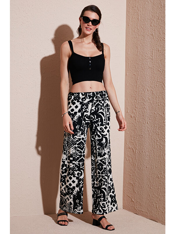 Lela Desenli Standart Fit Yüksek Bel Geniş Paça Pantolon 5869019