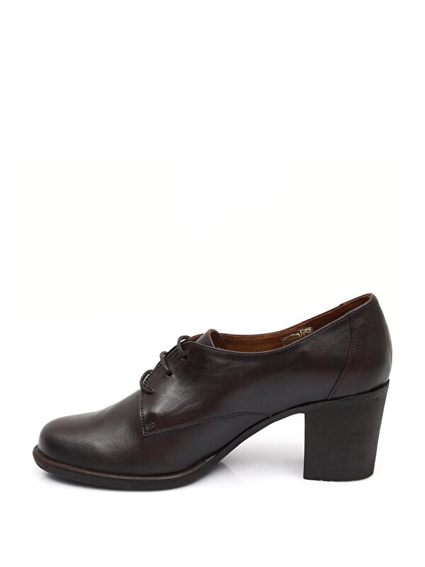 KAHVERENGİ Hakiki Deri Yuvarlak Burun Orta Topuklu Kauçuk Taban Bağcıklı Kadın Ayakkabı 24135 - Görsel 7