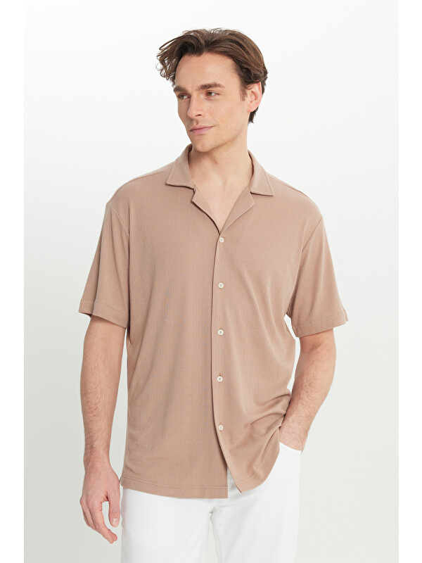 AC&Co / Altınyıldız Classics Erkek Vizon Comfort Fit Rahat Kesim Hawai Yaka Jakarlı Gömlek
