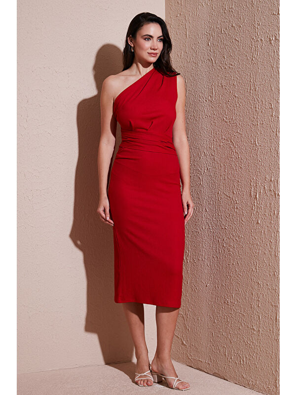 Lela Desenli Slim Fit Yırtmaçlı Midi Boy Tek Omuzlu Kadın Elbise 5866202