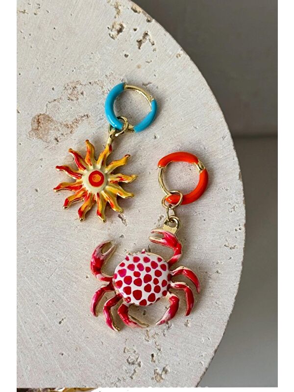 New Obsessions Yengeç ve Güneş Mineli Asimetrik Küpe