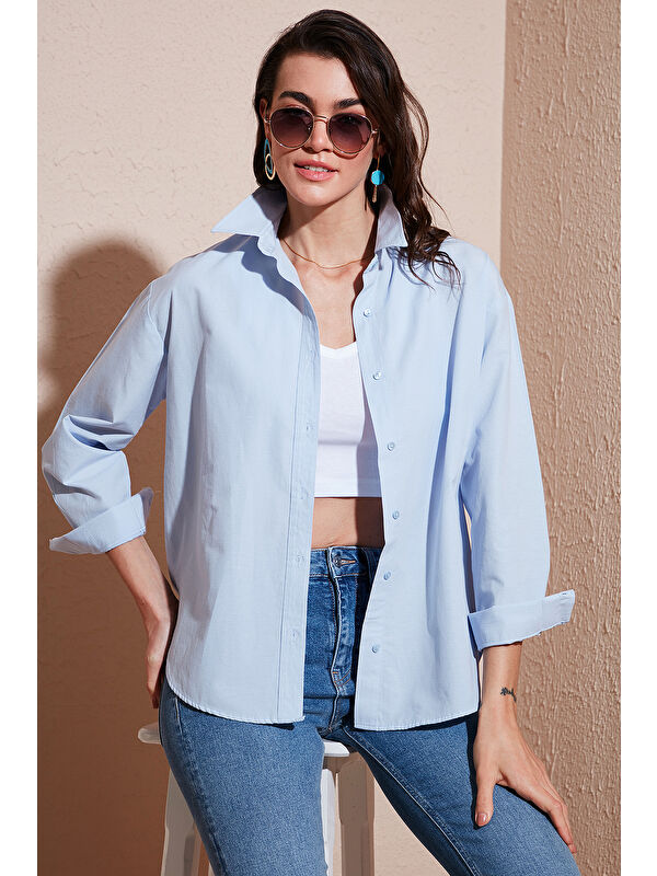 Lela Pamuklu Regular Fit Önü Kısa Arkası Uzun Oval Kesim Gömlek Cf25S163867