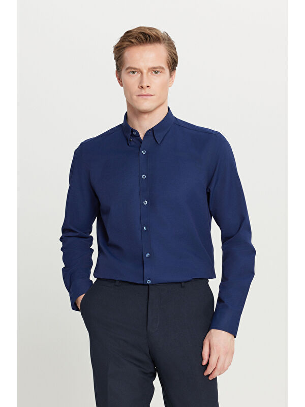 Altınyıldız Classics Erkek Lacivert Pamuklu Tailored Slim Fit Dar Kesim Gizli Düğmeli Yaka Armürlü Gömlek