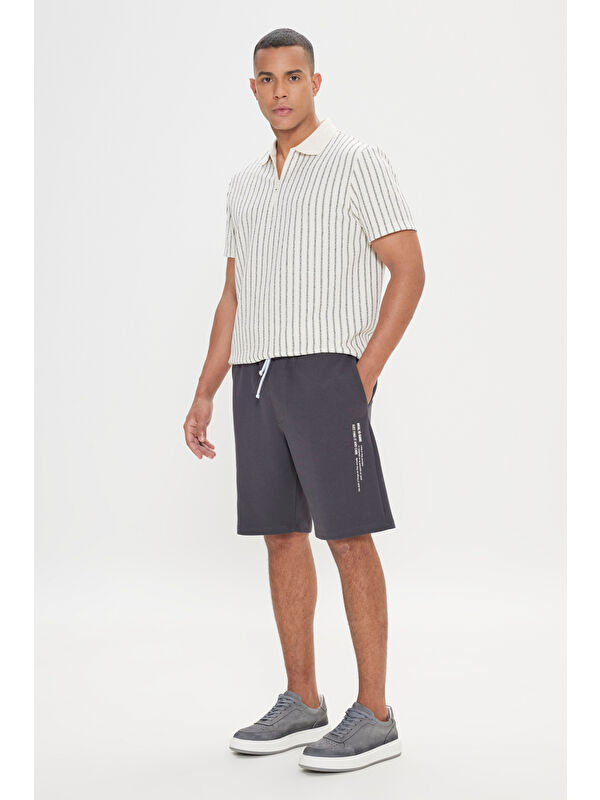 AC&Co / Altınyıldız Classics Erkek Koyu Gri Standart Fit Normal Kesim Cepli Rahat Örme Şort