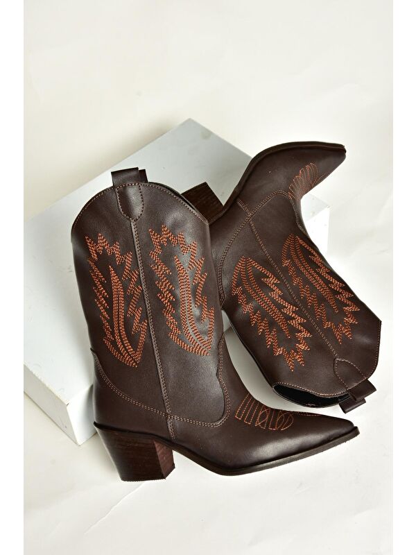 T2676550 Kahverengi Kadın Bot - Görsel 5