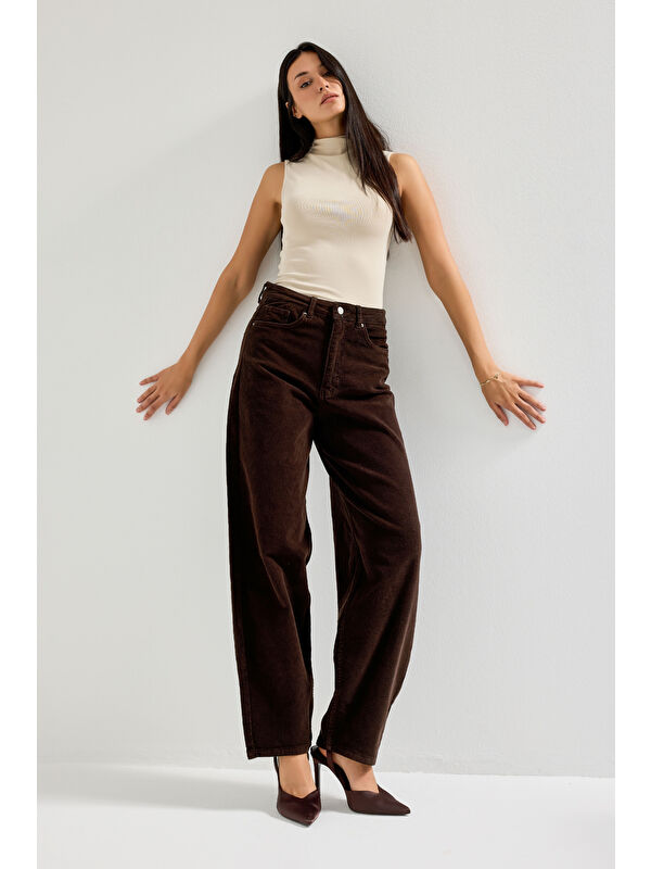 It's Basic Kadın Koyu Kahverengi 29w5-81 Skater Fit İnce Fitilli Velvet Kadife Kumaş Pantolon