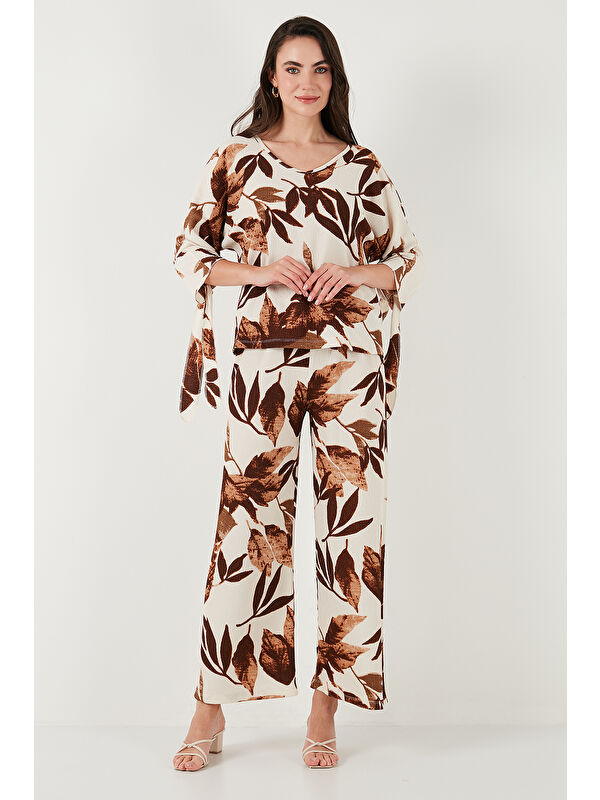 Lela Desenli Regular Fit Truvakar Kol V Yaka Alt-Üst Kadın Takım 5865357