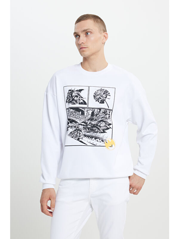 AC&Co / Altınyıldız Classics Erkek Beyaz Batman Lisanslı 3 İplik Loose Fit Bol Kesim Pamuklu Bisiklet Yaka Sweatshirt
