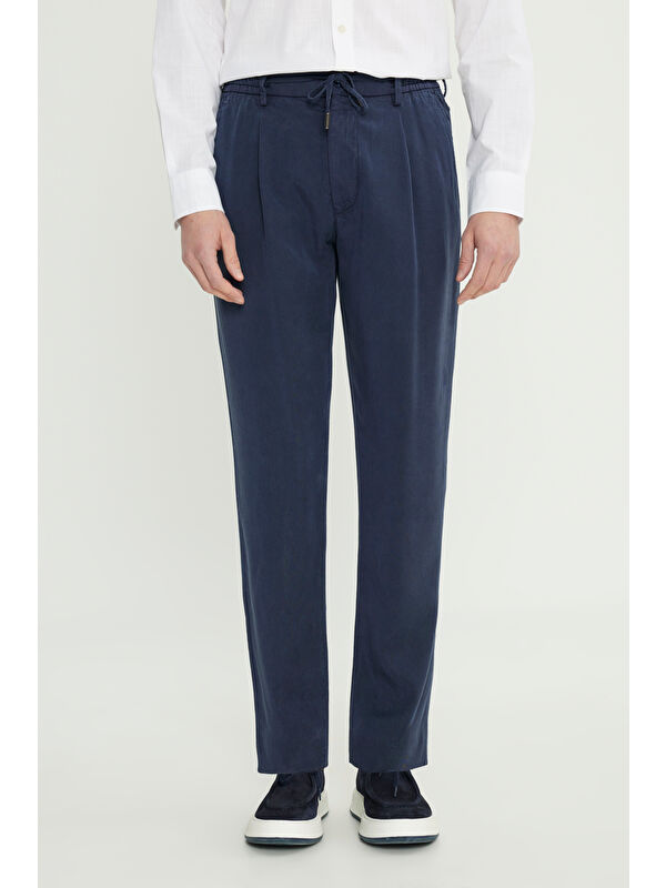 Altınyıldız Classics Erkek Lacivert Yumuşak Dokulu Slim Fit Dar Kesim Beli Bağlamalı Yan Cep Pantolon