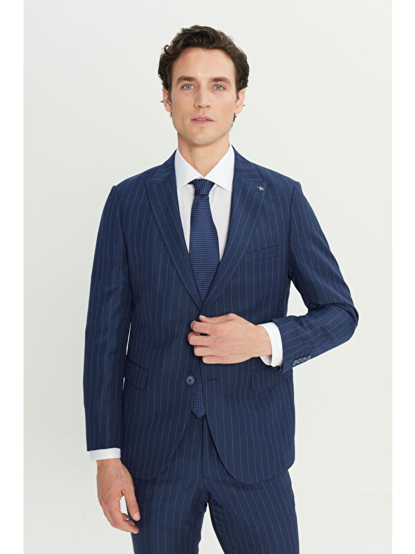 Altınyıldız Classics Erkek Lacivert Keten Slim Fit Dar Kesim Kırlangıç Yaka Çizgili Kapak Cepli Takım Elbise