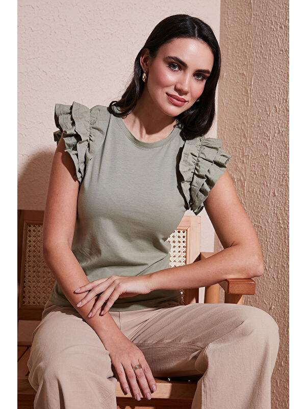 Lela Pamuklu Kolları Fırfırlı Slim Fit Bisiklet Yaka Kadın T Shirt 5864500